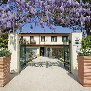 https://hotel-la-pace-forte-dei-marmi.it-tuscanyhotel.com